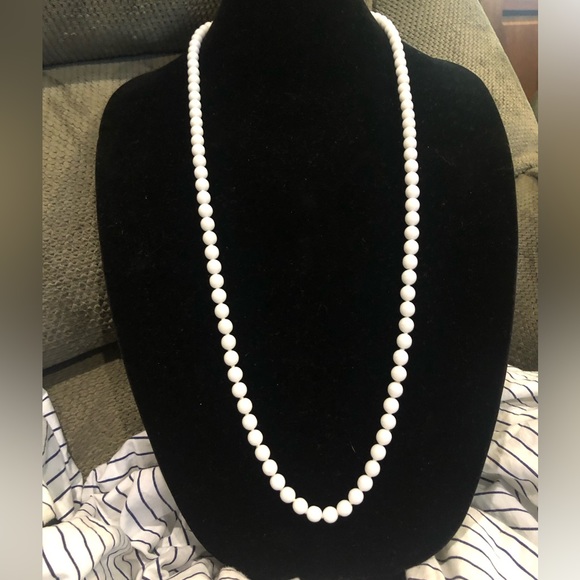 Rare Milk Glass Beads Classic Vintage jewellery knotted Necklace strand - Picture 6 of 14